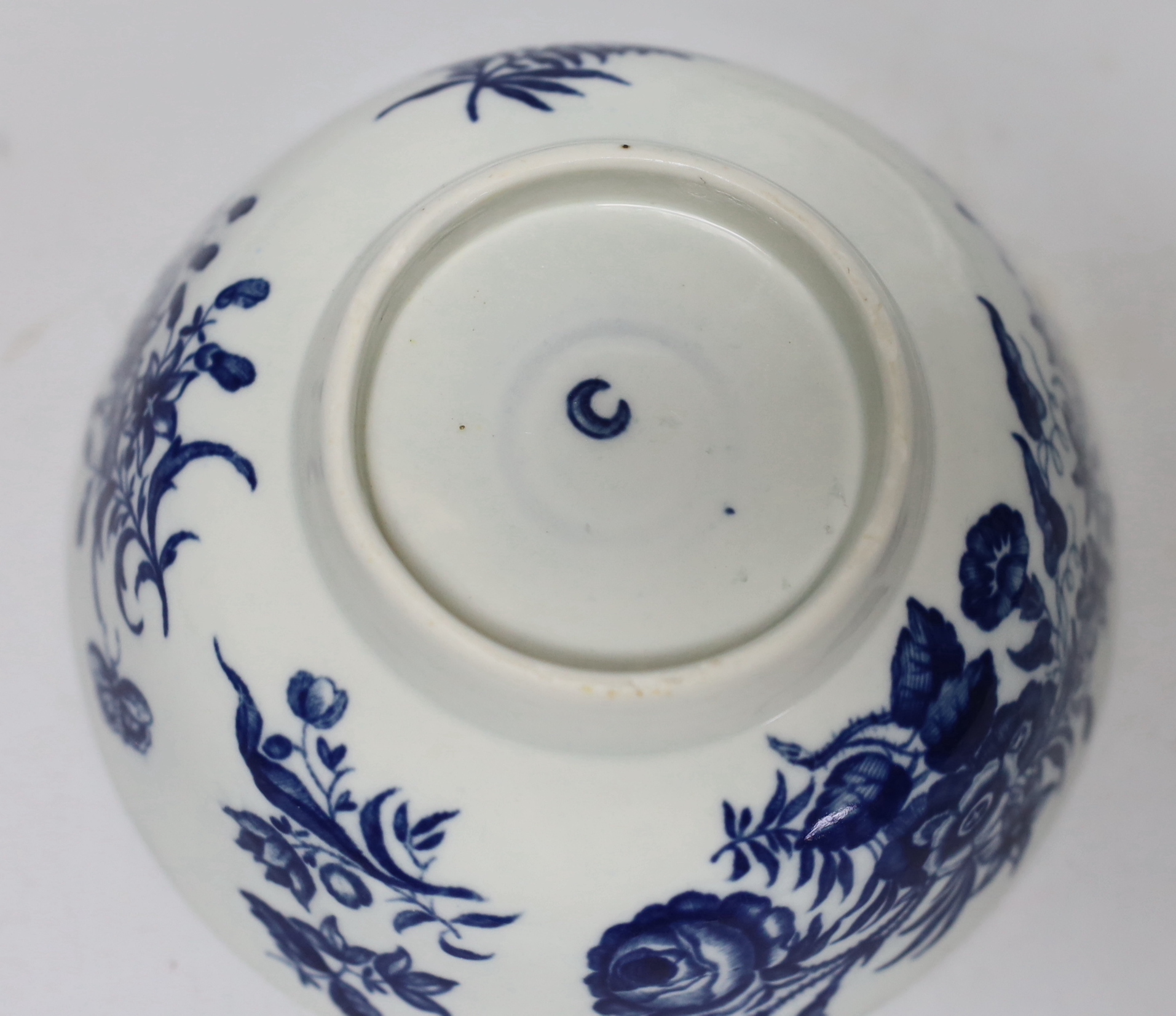 A Worcester Three Flowers pattern bowl and a Pine Cone pattern plate